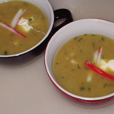 Recept: Kerriesoep met surimi