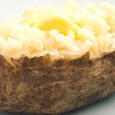 Recept: Gepofte aardappel met kruidenboter