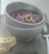 Recept: Rodekoolsoep met spekjes