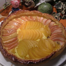 Recept: Bladerdeegtaart met appel , perzikken en ... Recept: Bladerdeegtaart met appel , perzikken en ...