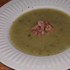 Recept: Groentencremesoep met gerookte zalm en garnaal Recept: Groentencremesoep met gerookte zalm en garnaal
