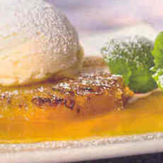 Recept: Gebakken ananas met rumsaus