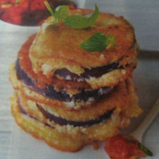 Recept: Auberginetorentje met tomaat Recept: Auberginetorentje met tomaat