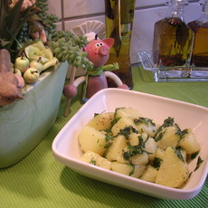 Recept: Aardappel blokjes met verse rucola goed gepeperd Recept: Aardappel blokjes met verse rucola goed gepeperd