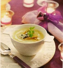 Recept: Knolseldersoepje met blauwe kaas Recept: Knolseldersoepje met blauwe kaas