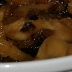 Recept: Kipfiletstoof met Tutti Frutti en rodewijnsaus.