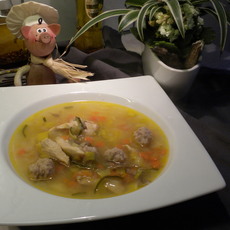 Recept: Soep : heldere kippenbouillon met kip en kippenballetjes