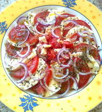 Recept: Tomatensalade met mozzarella Recept: Tomatensalade met mozzarella