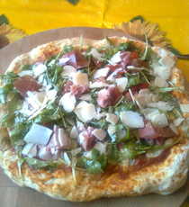 Recept: Plaatpizza met rucola en parmaham Recept: Plaatpizza met rucola en parmaham