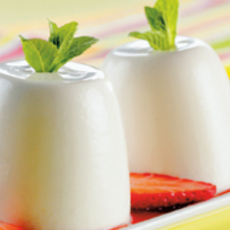 Recept: Pannacotta met vruchtensaus Recept: Pannacotta met vruchtensaus