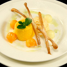 Recept: Savarin van mango met meloen en basilicumstroop