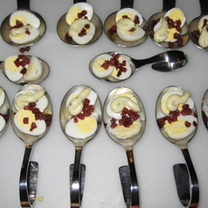 Recept: Kwarteleitje met spekjes en remouladesaus Recept: Kwarteleitje met spekjes en remouladesaus
