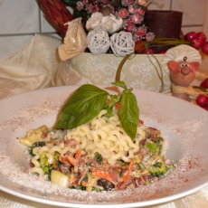 Recept: Pasta met verse basilicum en gerookt spek Recept: Pasta met verse basilicum en gerookt spek