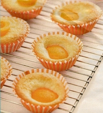 Recept: Minicakes met yoghurt en abrikozen Recept: Minicakes met yoghurt en abrikozen