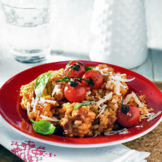 Recept: Tomatenrisotto met gebakken trostomaatjes Recept: Tomatenrisotto met gebakken trostomaatjes