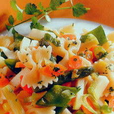 Recept: Farfalle met lentegroenten