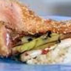 Recept: Zalm met krokante korst op gegrilde prei Recept: Zalm met krokante korst op gegrilde prei