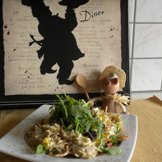 Recept: Pasta en tonijn met een frisse salade en saus