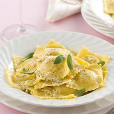 Recept: Vierkazenravioli met knoflooksalieboter