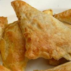 Recept: Zuurkoolbroodjes met romige kip en rozijnen