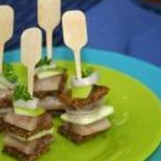 Recept: Kleine sandwich van sjalot, zoute haring 