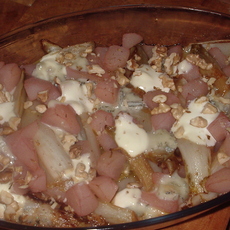 Recept: Gebakken witlof met peer, walnoot en gorgonzola