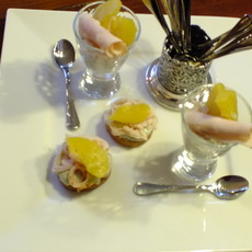 Recept: Amuse van gebraden kipfilet en Bleu d'Auvergne Recept: Amuse van gebraden kipfilet en Bleu d'Auvergne