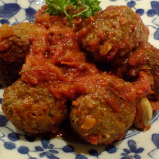 Recept: Gehaktballetjes in rozemarijn-tomatensaus