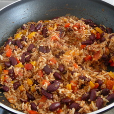 Recept: Bonen-rijstschotel Recept: Bonen-rijstschotel