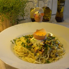 Recept: Pasta met curry-spekblokjes en kipblokjes Recept: Pasta met curry-spekblokjes en kipblokjes