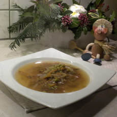 Recept: Soep : bouillon met sliertjes konijn en groenten