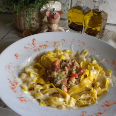 Recept: Lintpasta met hesp en kaassaus