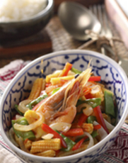 Recept: Rode curry met garnalen en maïskolfjes Recept: Rode curry met garnalen en maïskolfjes