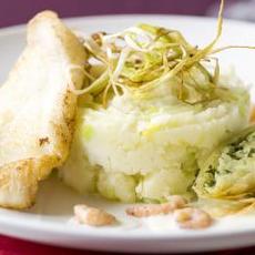 Recept: Tarbot met wijnsaus en kruidenkrokantje