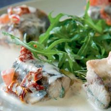 Recept: Meivis met tomatenroomsaus Recept: Meivis met tomatenroomsaus