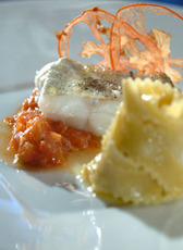 Recept: Gebakken schelvis met zoetzure en gedroogde tomaat Recept: Gebakken schelvis met zoetzure en gedroogde tomaat