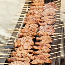 Recept: Gegrilde varkens sate met Thaise basilicum marinade Recept: Gegrilde varkens sate met Thaise basilicum marinade