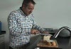 Witbrood met parmaham, selderijsalade en olijf